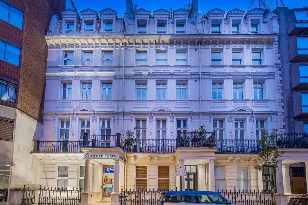 Отель Comfort Inn Hyde Park 3*