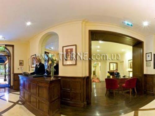 Отель Crown Plaza St. James 4*