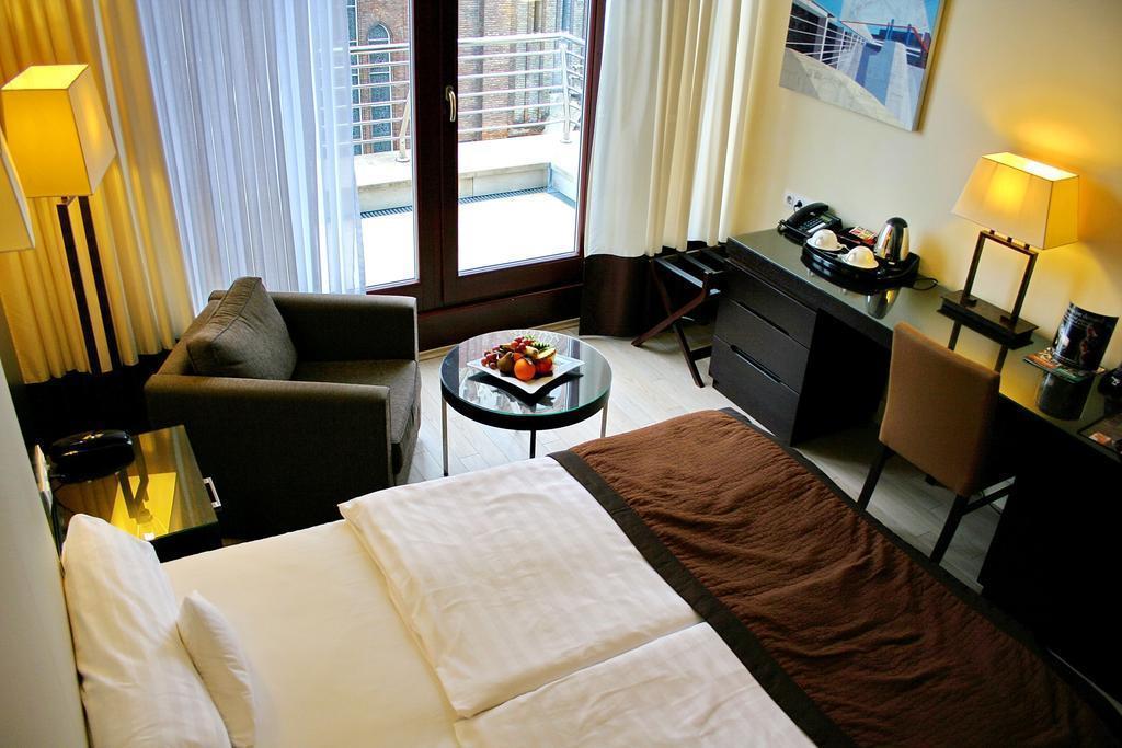 Картинка Lions Garden Hotel Budapest 4*