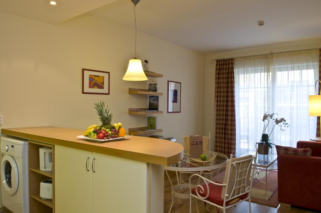 Фото Mamaison Residence Izabella 4*