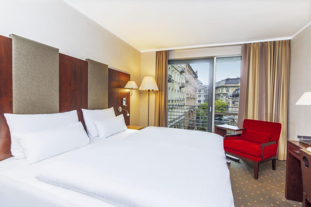 Отель Nh Budapest City 4*