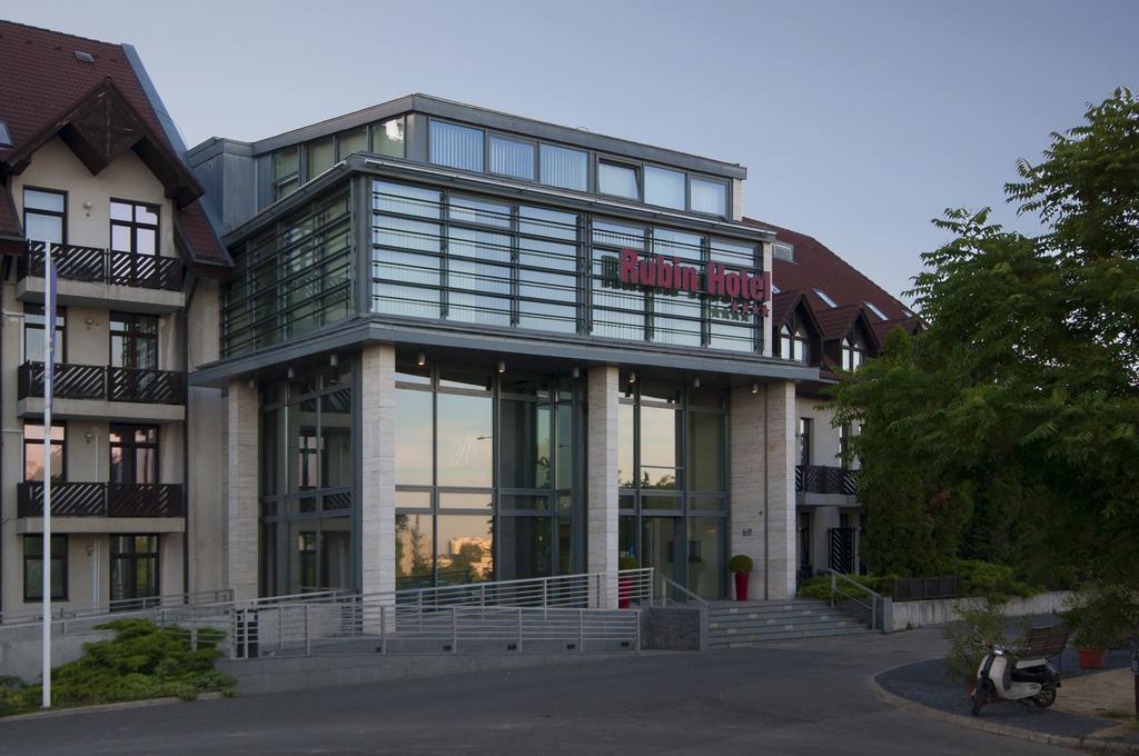 Отель Rubin Wellness & Conference Hotel 4*