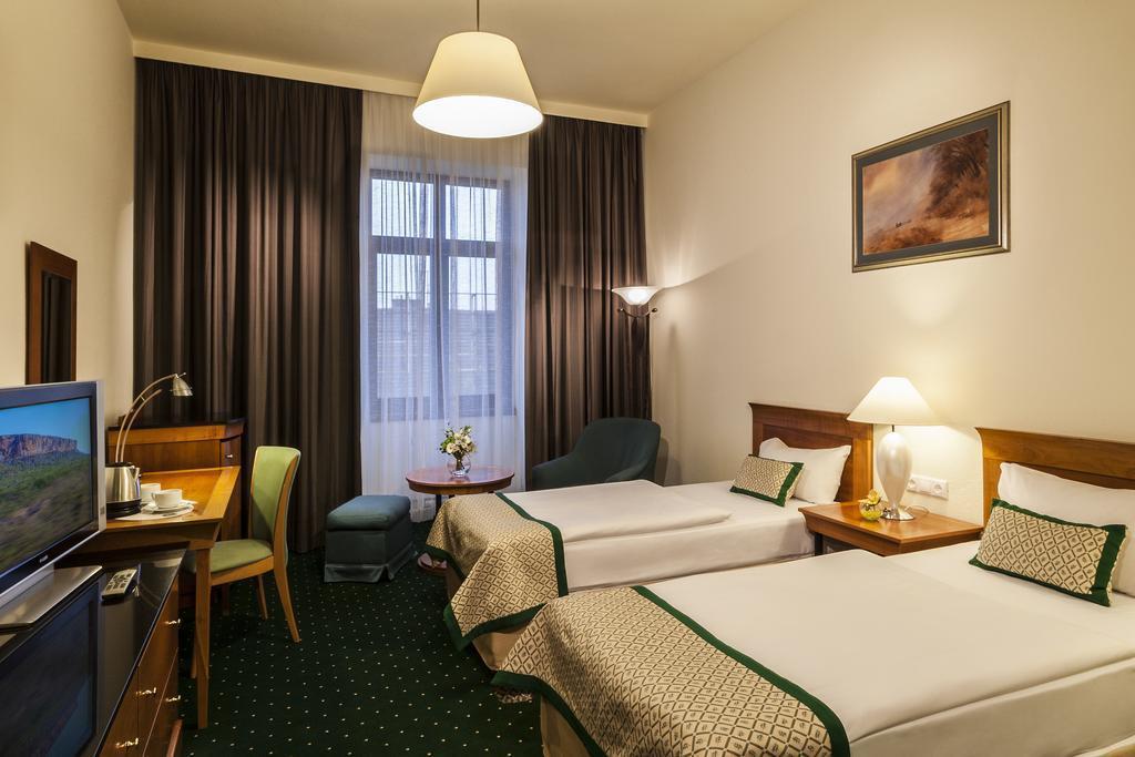 Отель Hotel Hungaria City Center 4*