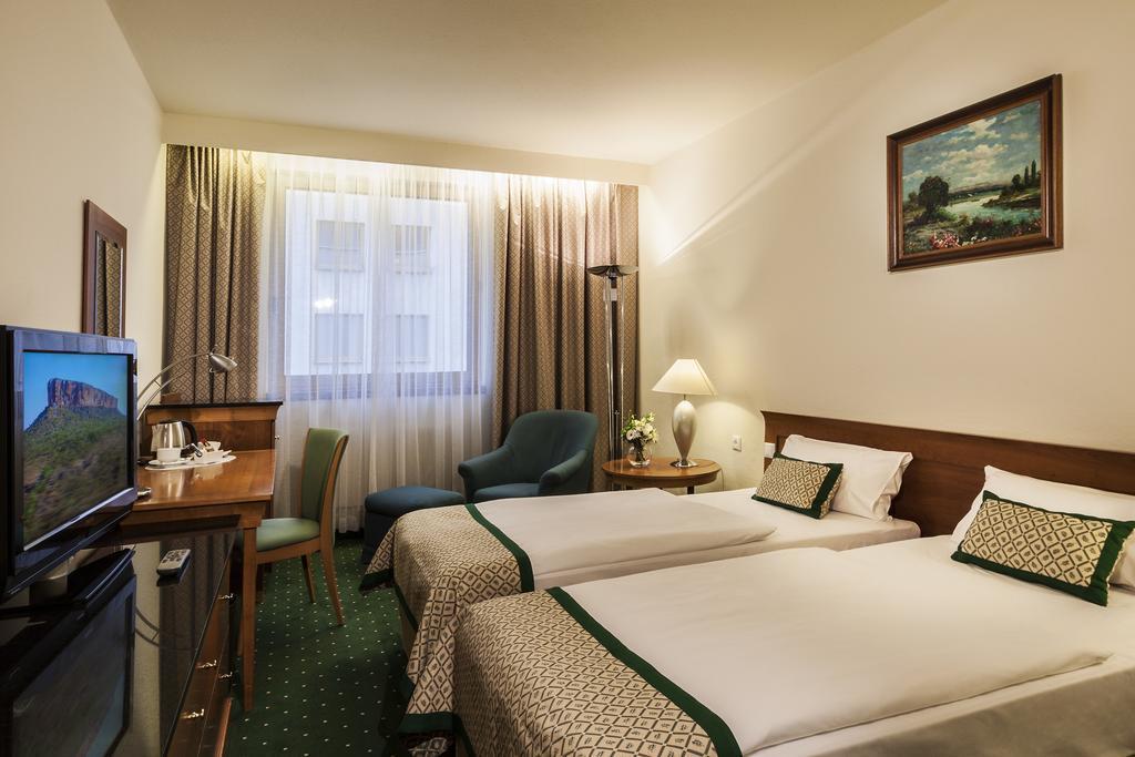 Картинка Hotel Hungaria City Center 4*
