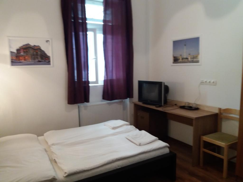 Отель Central Green Hotel 3*