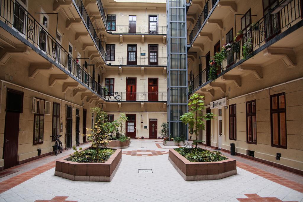 Отель Silver Budapest City Center 3*