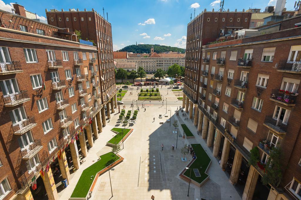 Отель Regency Suites 4*