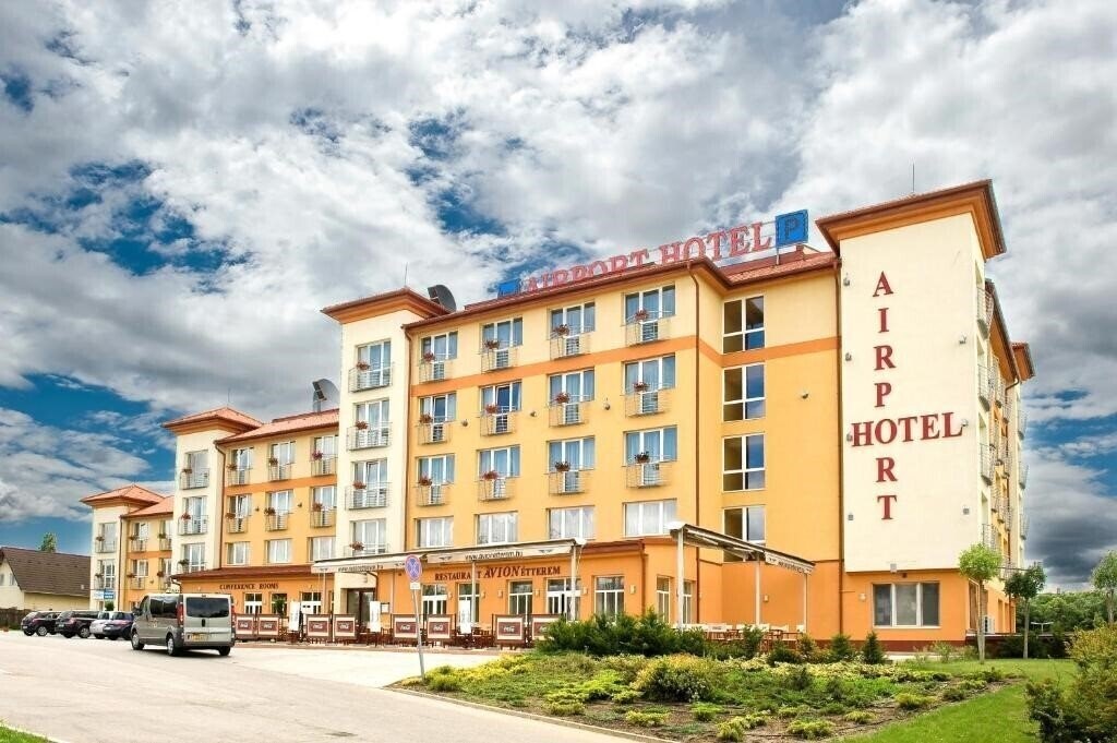 Фото Airport Hotel 4*
