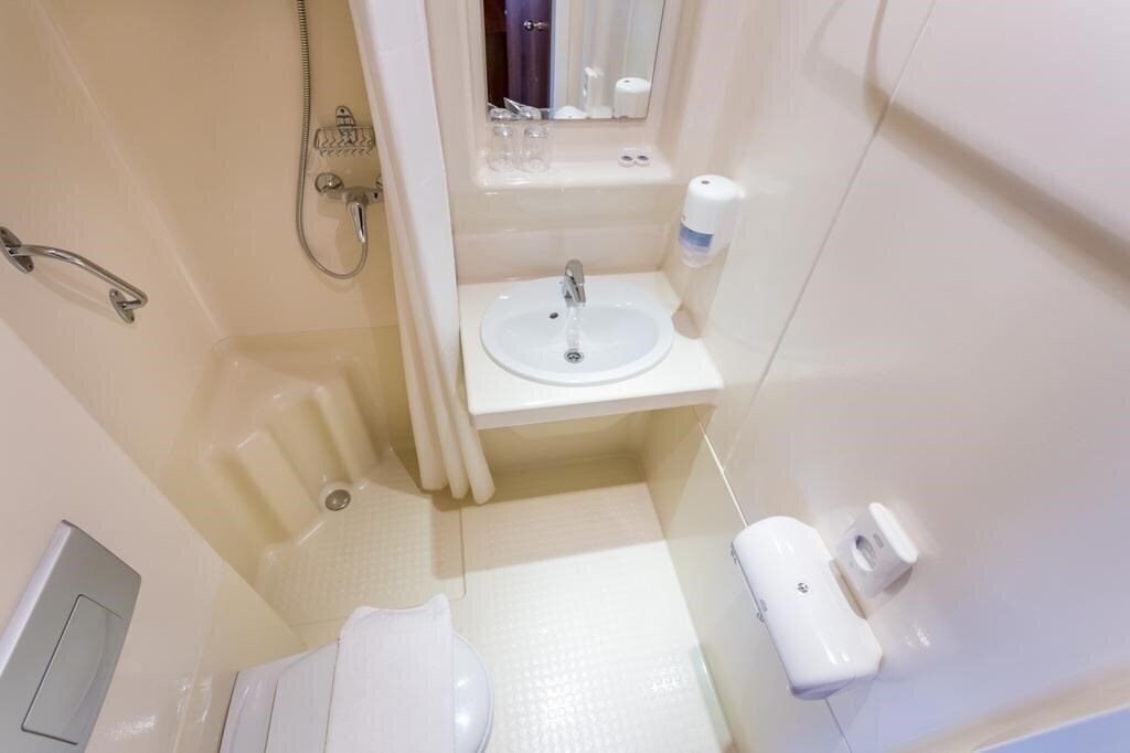 Фото Grand Jules Boat Hotel 3*