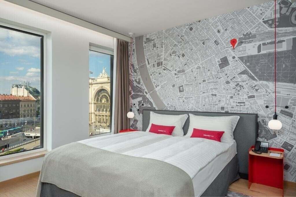 Отель Intercityhotel Budapest 4*