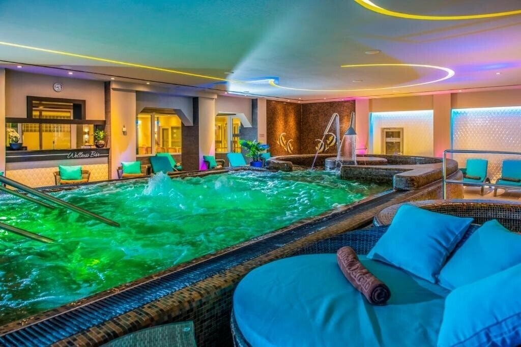 Отель Delibab 4*