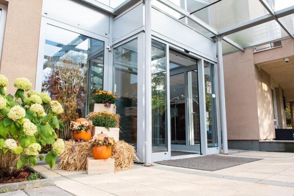 Картинка Ce Plaza Hotel 4*