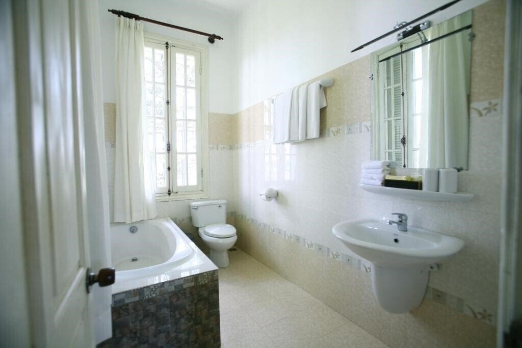 Фото Dalat Cadasa Resort 3*