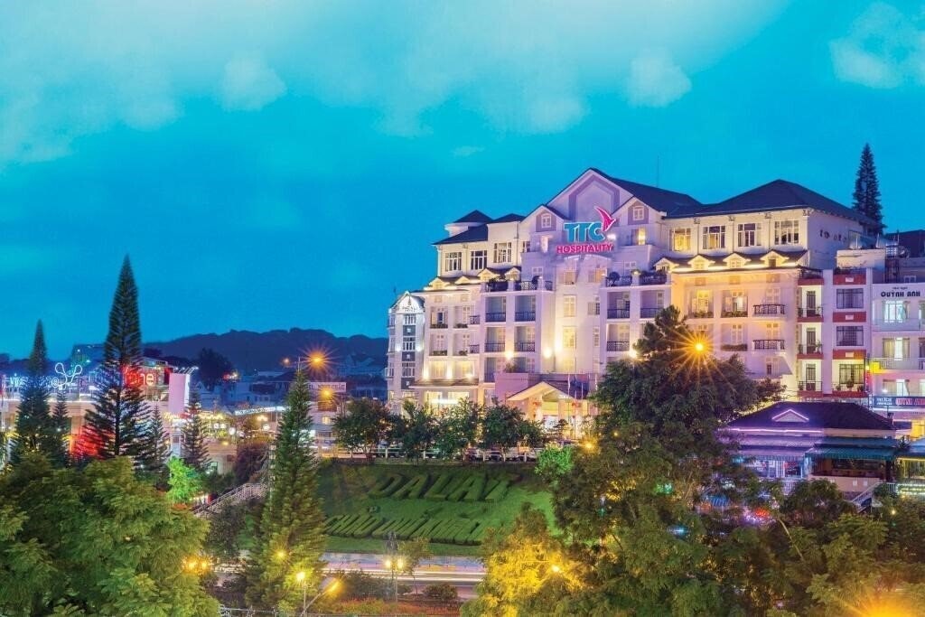 Отель TTC Hotel Premium Ngoc Lan (ex. Ngoc Lan Hotel) 4*