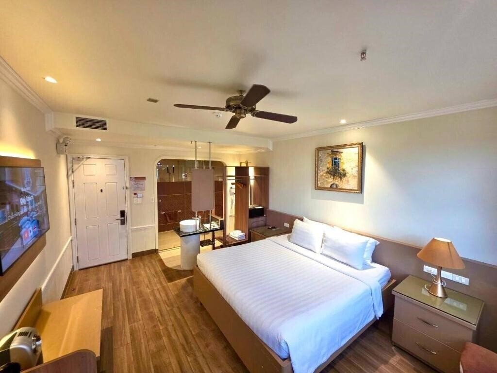 Отель Tulip Hotel 2 2*