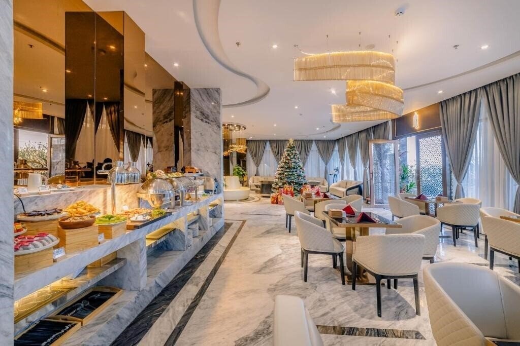 Фото New Century Hotel Dalat 3*