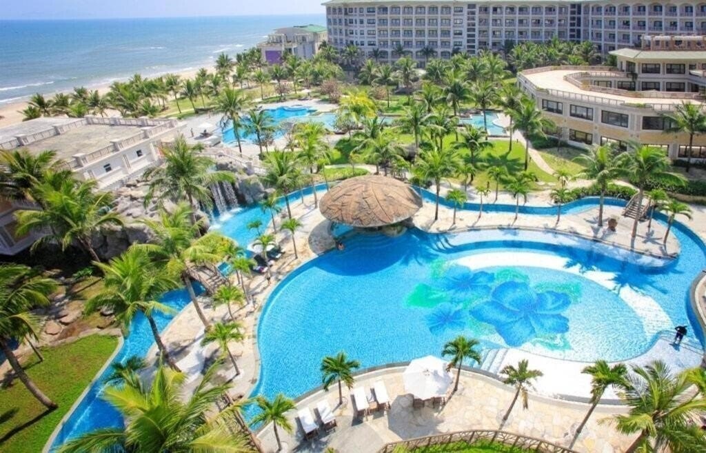 Отель Olalani Resort & Condotel 4*