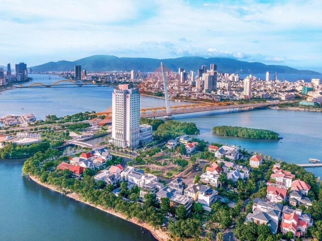 Отель Grand Mercure Danang 4*