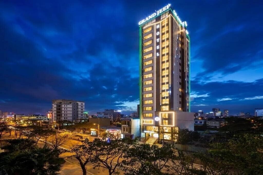 Отель Grand Jeep Hotel 3*