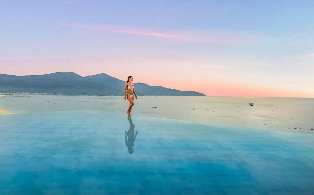 Отель Mandila Beach Hotel 4*