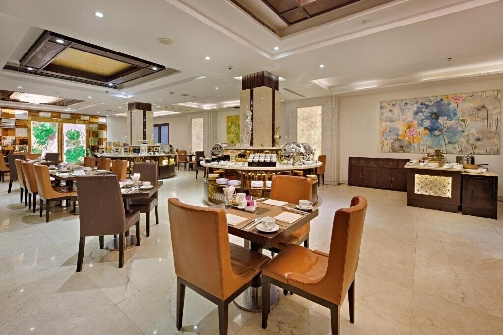 Фото Holiday Beach Danang Hotel & SPA 4*