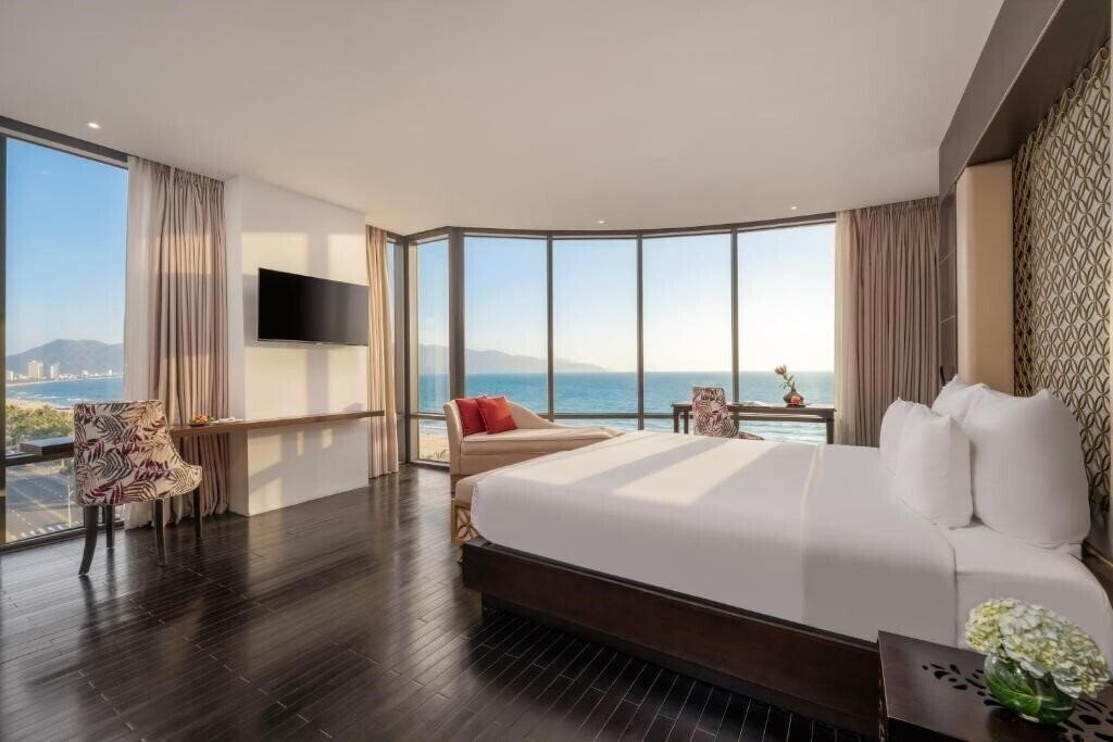 Изображение Holiday Beach Danang Hotel & SPA 4*