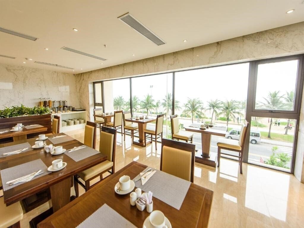 Изображение Yarra Ocean Suites Danang 4*