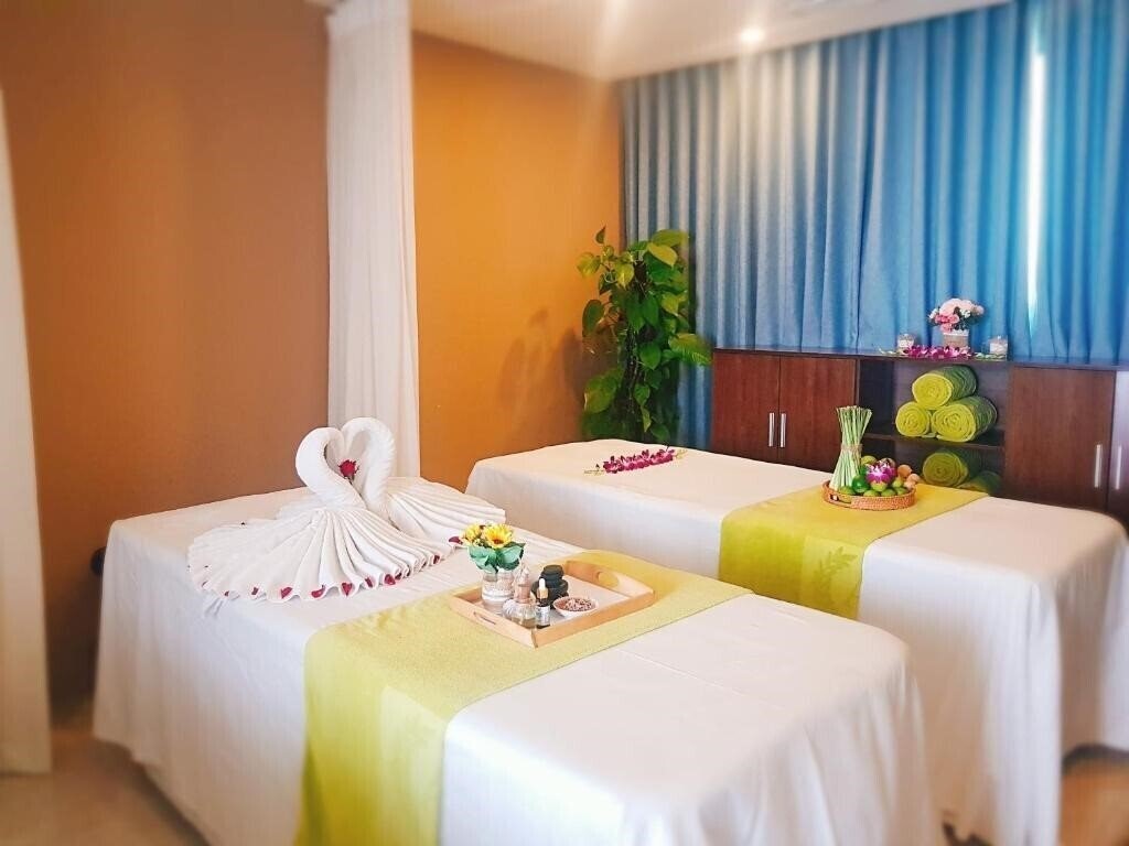 Картинка Yarra Ocean Suite Danang 4*