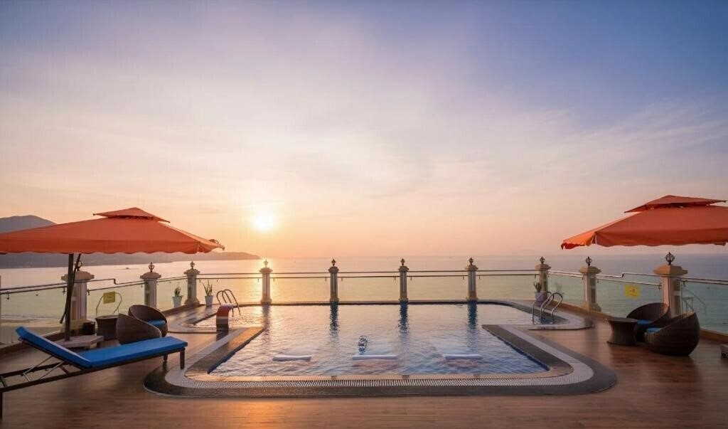 Отель Seven Sea Hotel Da Nang 4*