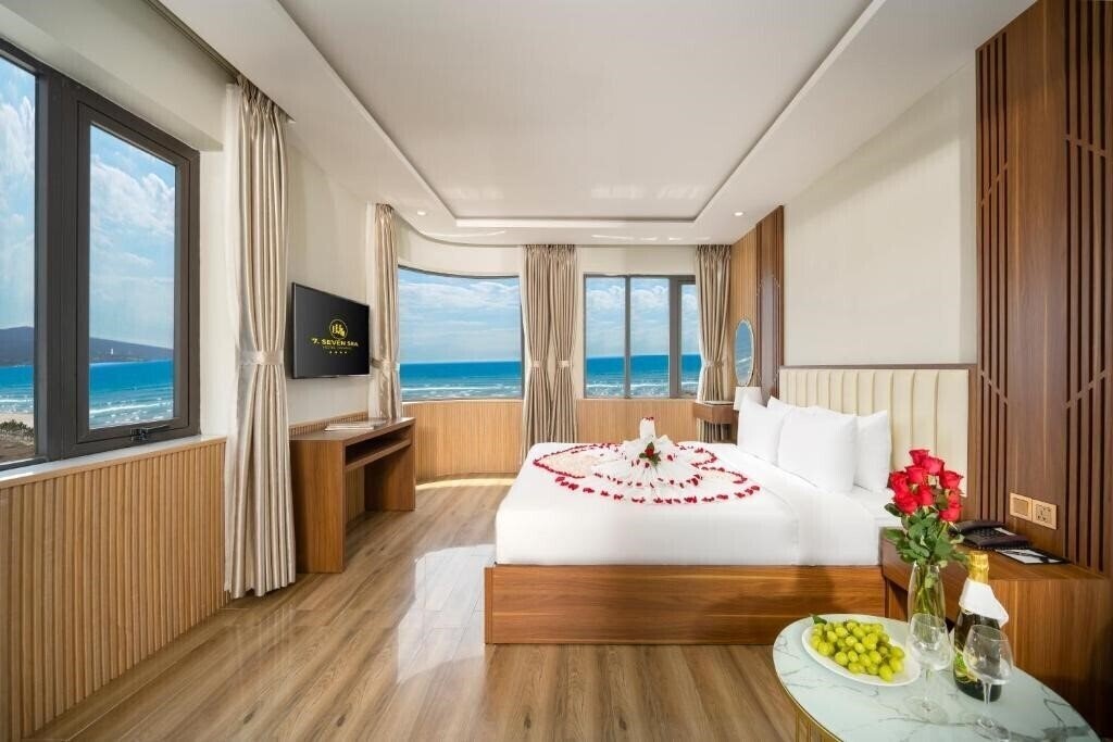 Фото Seven Sea Hotel Da Nang 4*