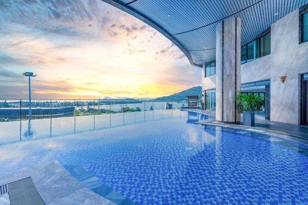 Отель Alan Sea Hotel Danang 5*
