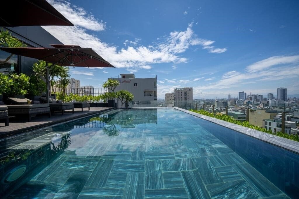 Отель Legend Boutique Hotel 4*