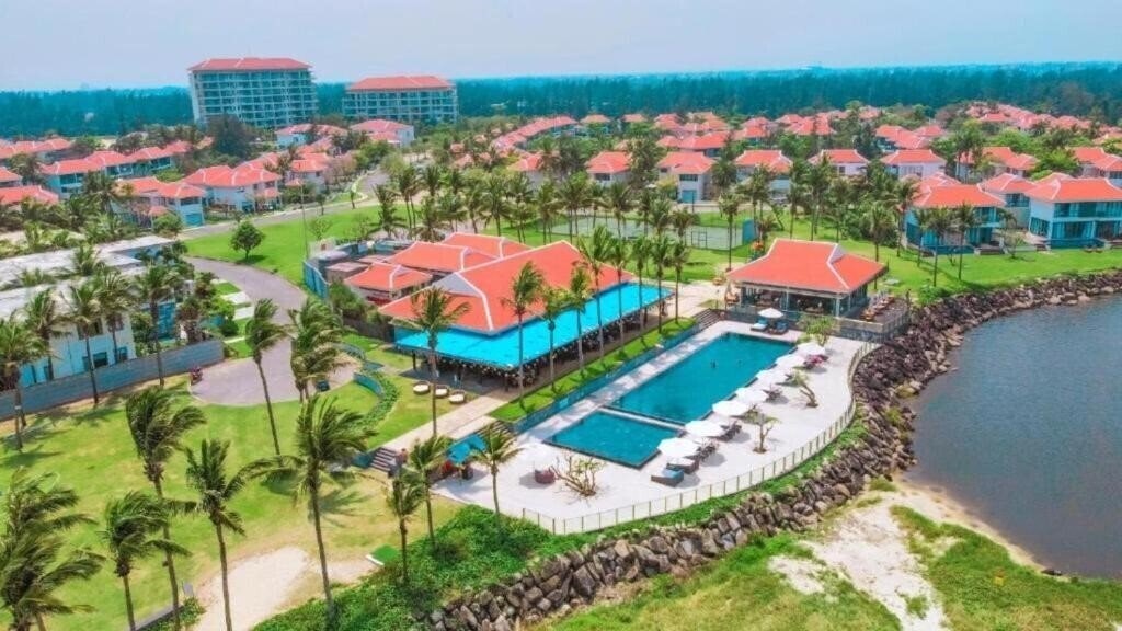 Фото The Ocean Beach Resort 5*