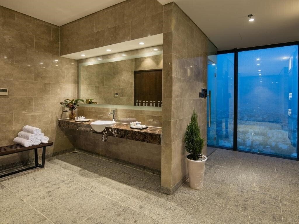 Фотография Altara Suites Da Nang Managed by AHG 4*