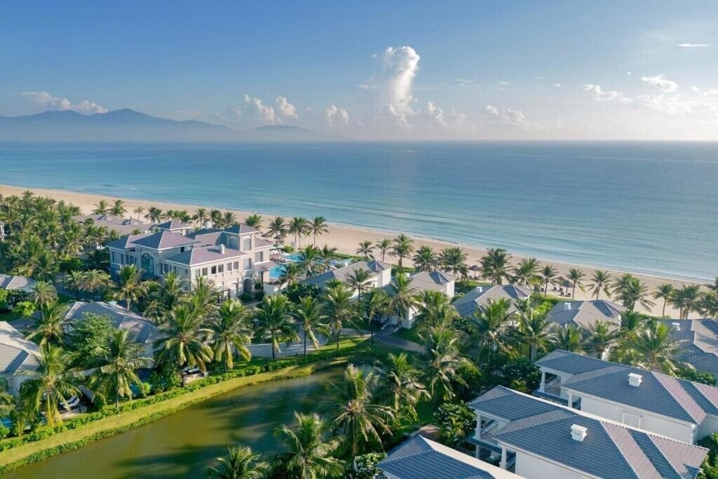 Отель Da Nang Marriott Resort & SPA, Non Nuoc Beach Villas 5*