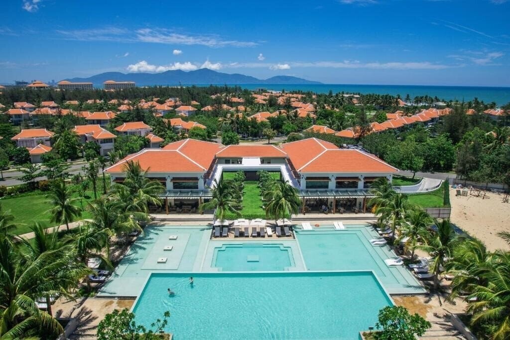 Отель The Ocean Villas 5*