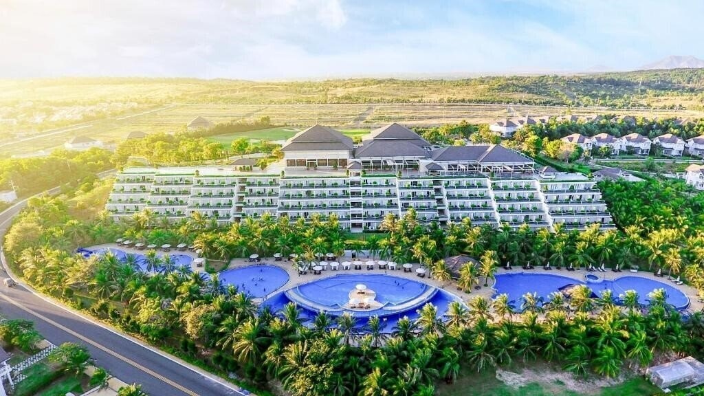 Отель Sea Links Beach 5*