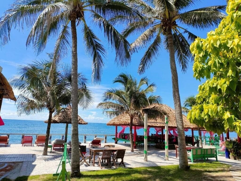 Отель Full Moon Beach Resort 3*