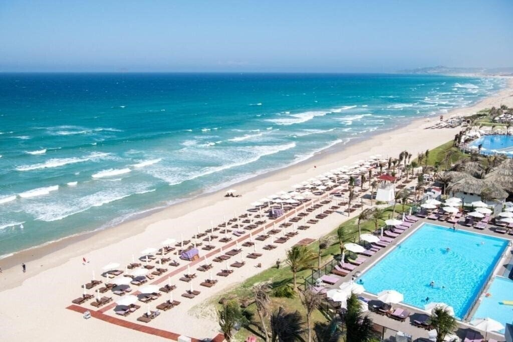 Отель Dessole Cam Ranh Resort 4*