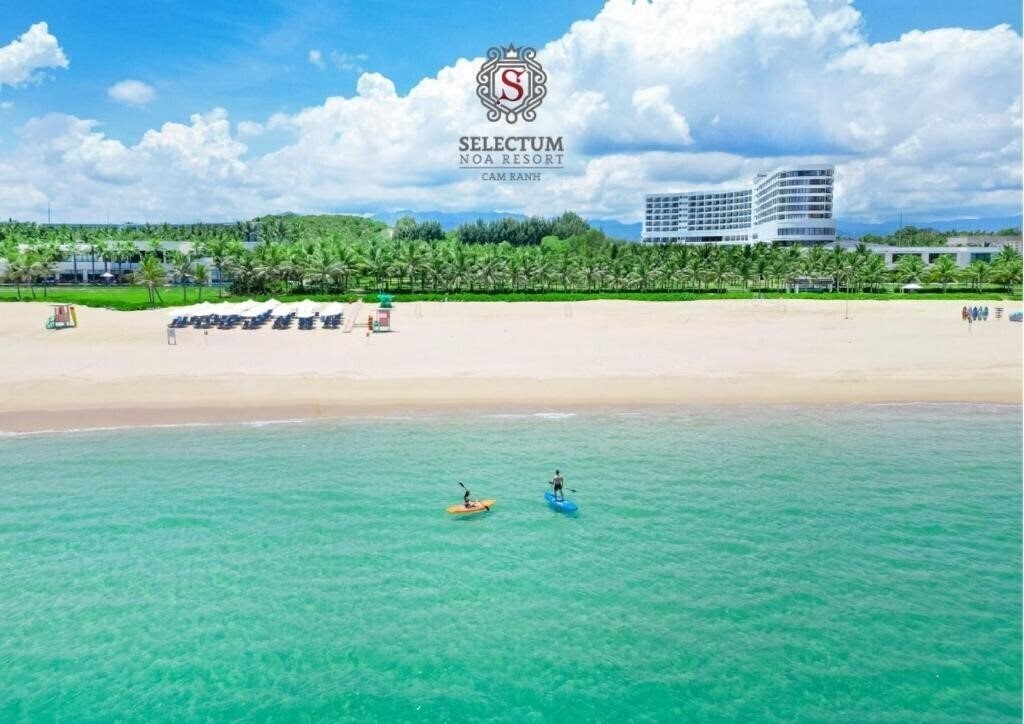 Отель Selectum Noa Resort Cam Ranh 5*
