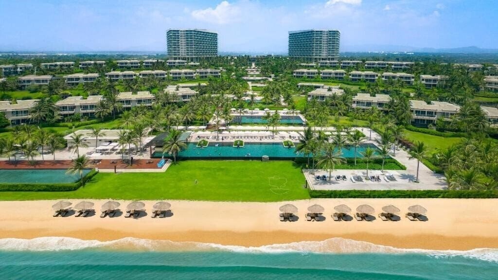 Отель Alma Resort Cam Ranh Deluxe 5*