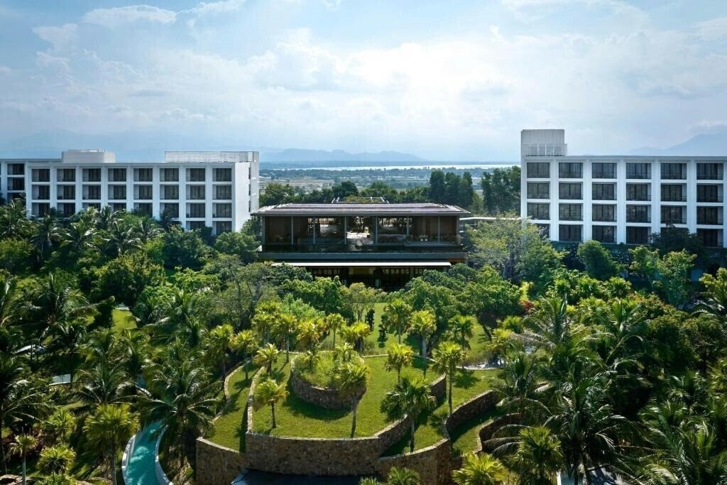 Фотография Jw Marriott Cam Ranh Bay Resort & SPA 5*