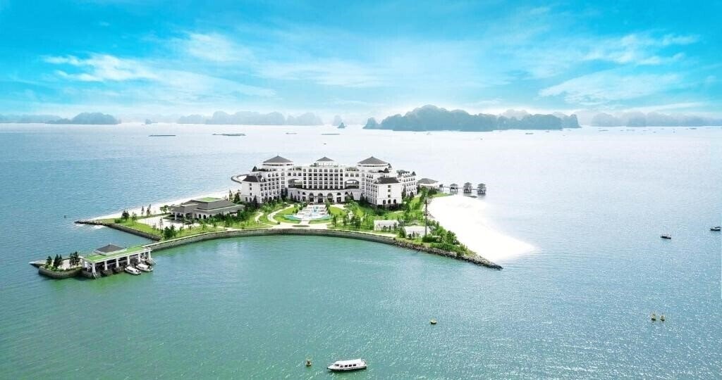 Отель Vinpearl Resort & SPA Ha Long 5*