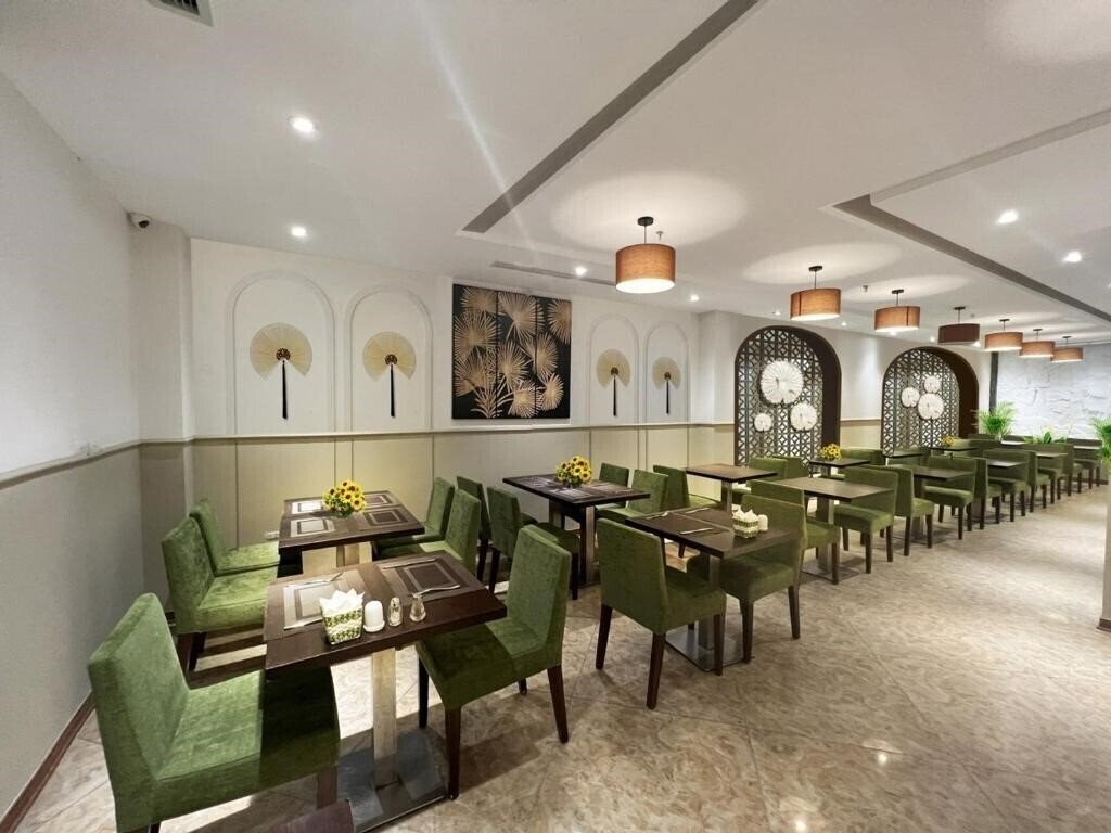 Фотография Skylark Hotel 3*