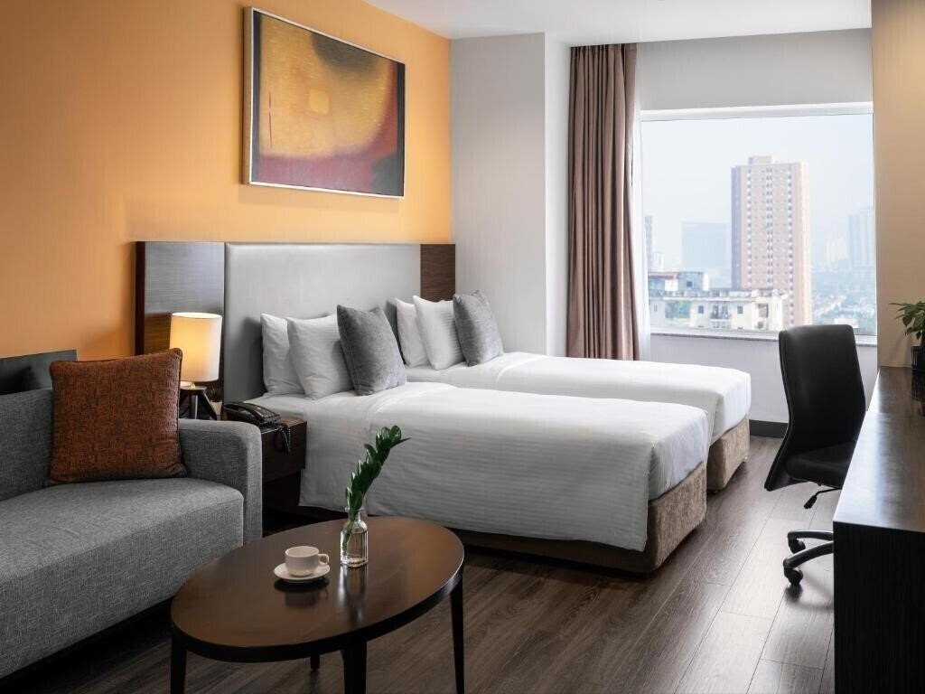 Отель Somerset Hoa Binh 5*