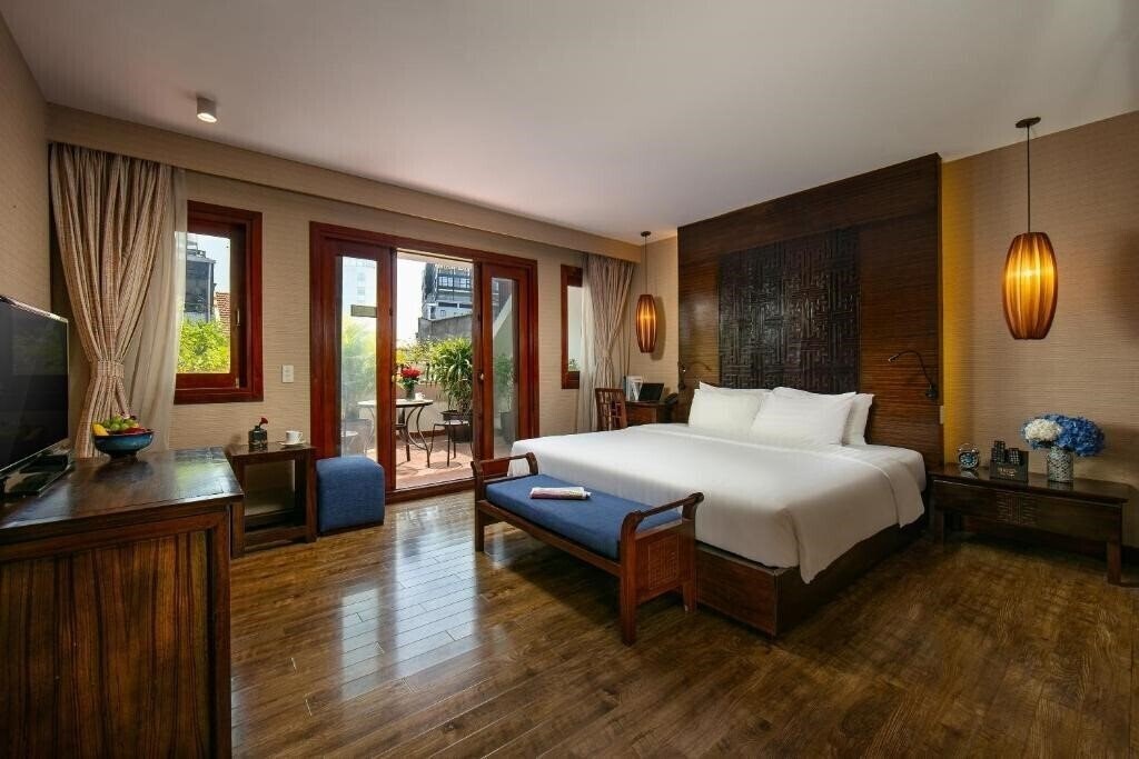Отель Oriental Suites Hotel & Spa 4*