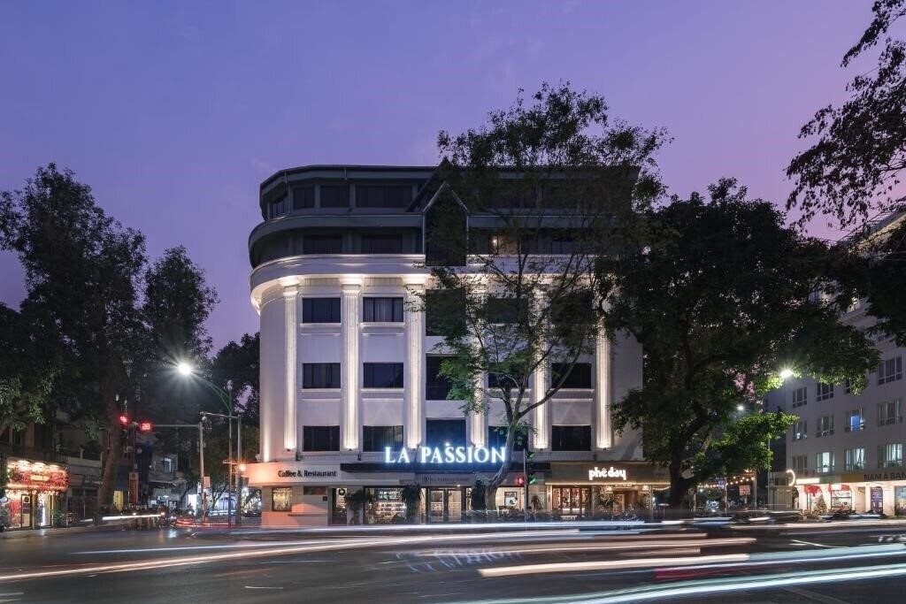 Отель Mon Regency Hotel 4*