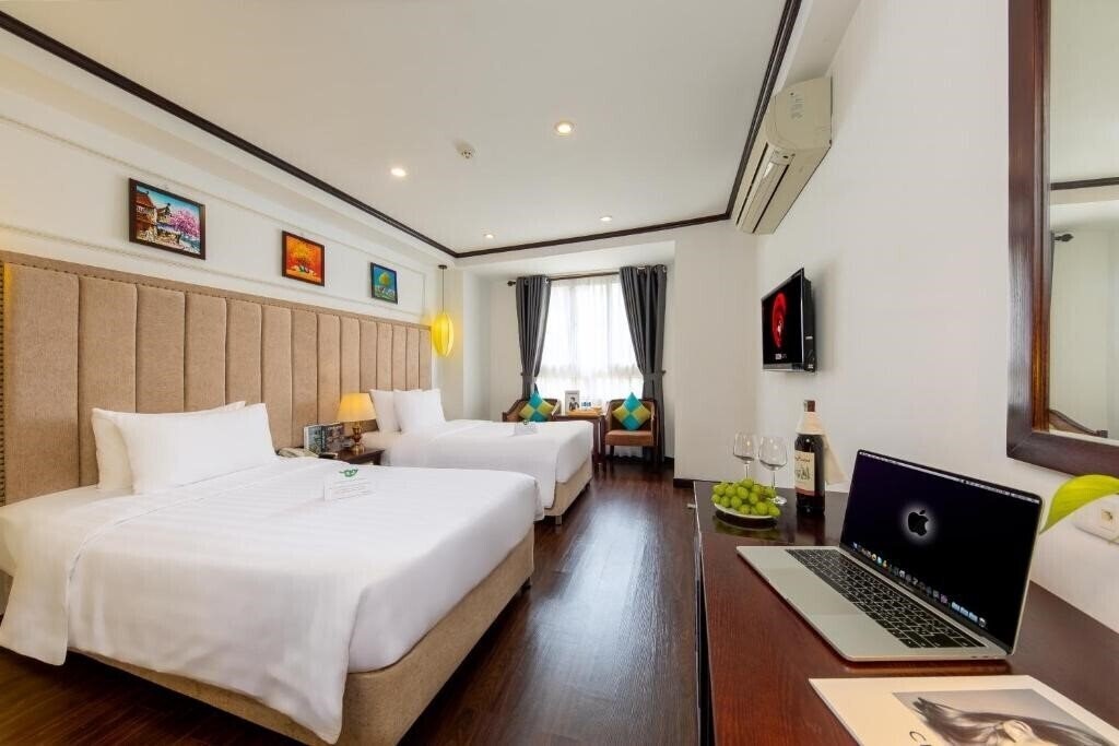 Отель Babylon Grand Hotel & SPA 4*