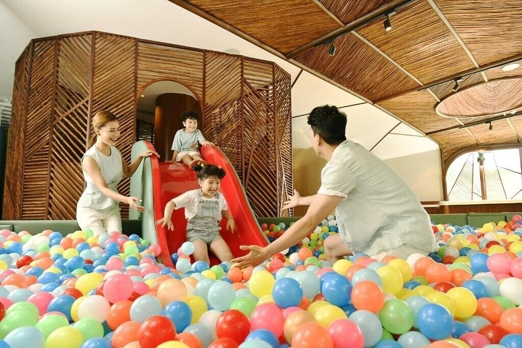Фотография New World Hoiana Beach & Resort 5*