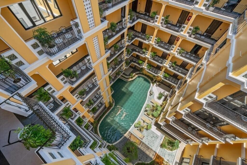 Отель Babylon Luxury Hotel & SPA 4*